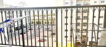 Luxurious 1-bedroom apartment in a prime location close to Dubai airport