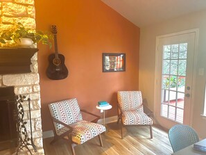 Interior - Mins from Lake Austin: 2 story, fully equipped 4bd house with creek & fire pit. (Austin)