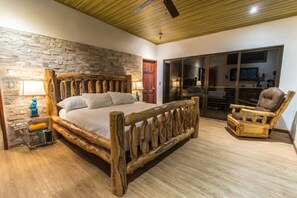 5 bedrooms, WiFi, bed sheets