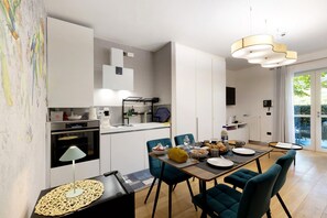 Fridge, oven, stovetop, dishwasher - Apartment 'Granaio Nr 5' with Shared Pool, Wi-Fi and Air Conditioning (Asti)