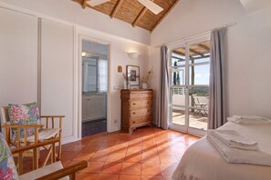 5 bedrooms, iron/ironing board, free WiFi, bed sheets - Villa 'Casa Do Pateo' with Private Pool, Wi-Fi and Air Conditioning (Guia)