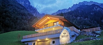 Estudio 'Tribulaun - Lodge 1' con vistas a la montaña, terraza privada y Wi-Fi