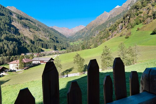 Apartment 'Lodge 2' with Mountain View, Private Terrace and Wi-Fi