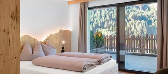 Apartment 'Lodge 2' with Mountain View, Private Terrace and Wi-Fi