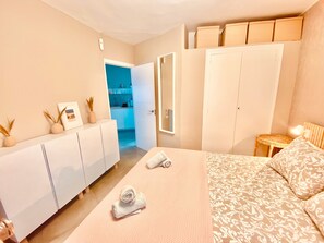 1 chambre, fer et planche à repasser, Wi-Fi gratuit, draps fournis