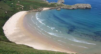 Casita de campo 'Casa Con Impresionantes Vistas' con vistas a la montaña, piscina privada y Wi-Fi