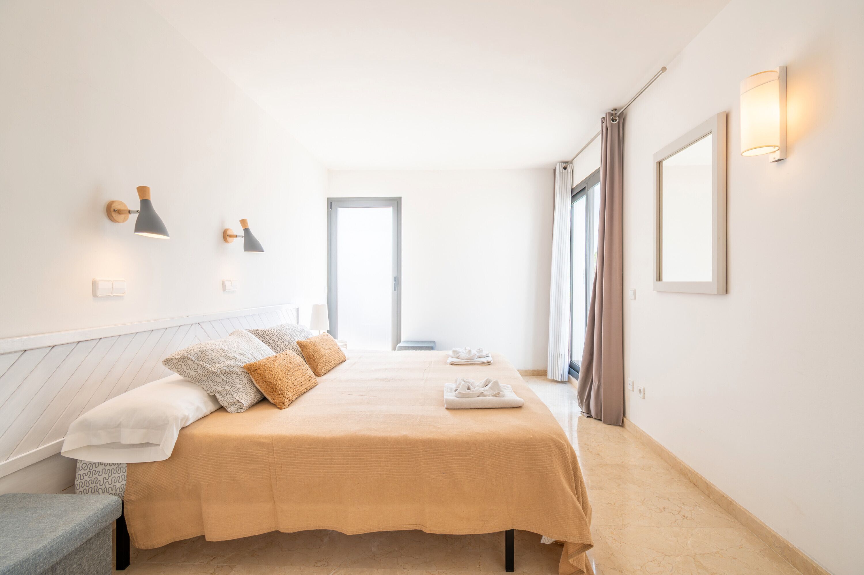 4 Schlafzimmer, kostenloses WLAN, Bettwäsche