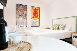 1 slaapkamer, een strijkplank/strijkijzer, gratis wifi, beddengoed