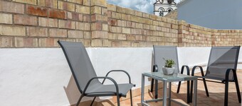 Santa Clara Home: Central Holiday House with Private Terrace, Wi-Fi & Air Conditioning