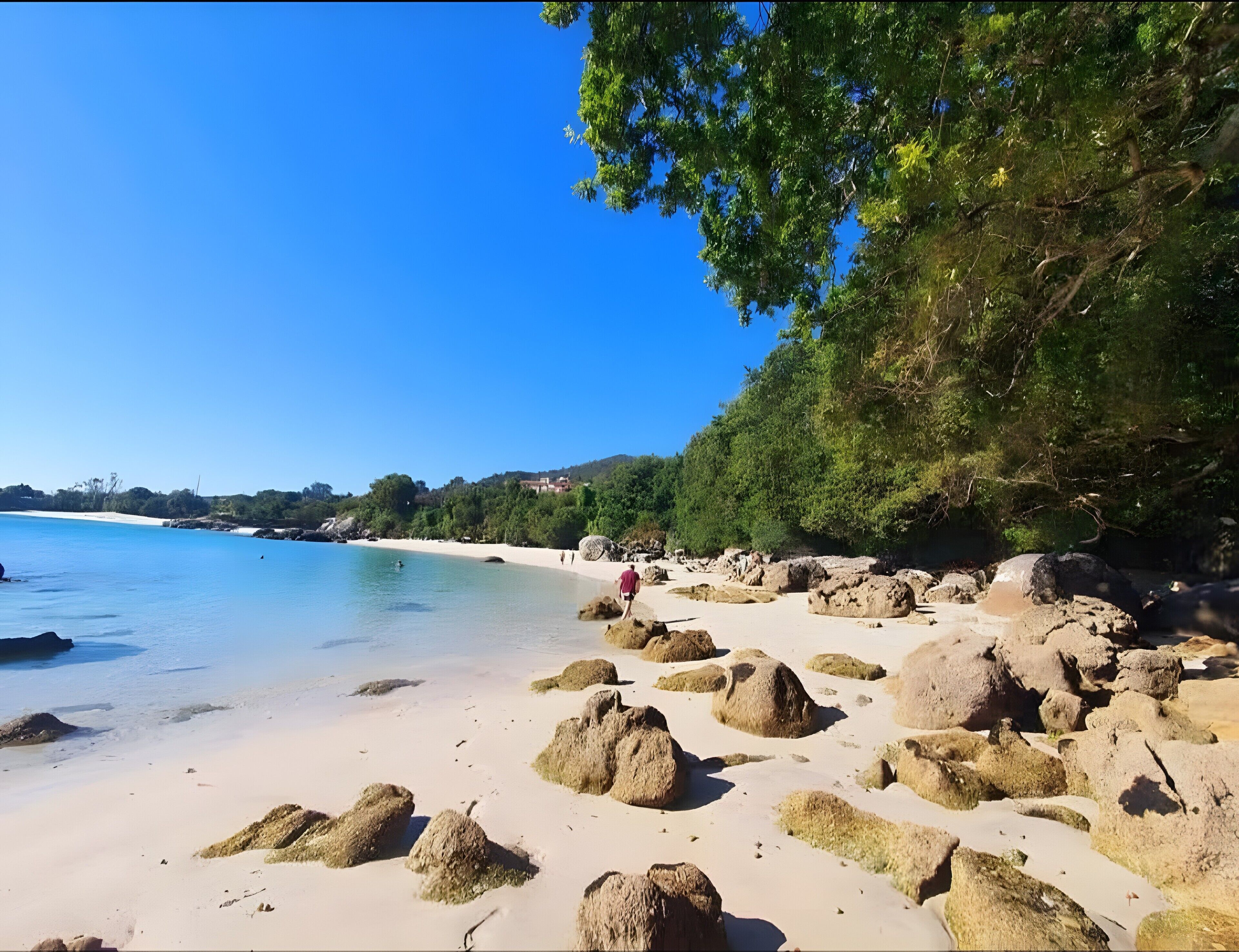 Una spiaggia nelle vicinanze