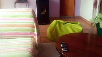 Fer et planche à repasser, Wi-Fi gratuit, draps fournis