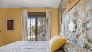 3 bedrooms, free WiFi, bed sheets
