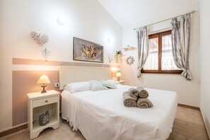 2 bedrooms, iron/ironing board, free WiFi, bed sheets - Holiday Home 'Claudia' with Private Terrace, Wi-Fi and Air Conditioning (Costa Rei)