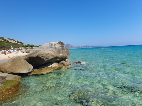 Beach nearby. Holiday Home 'Claudia' with Private Terrace, Wi-Fi and Air Conditioning