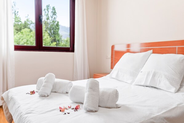 1 bedroom, free WiFi, bed sheets