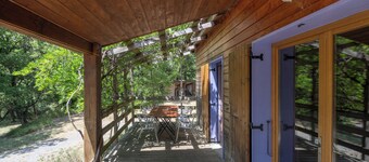 Chalet 'Bleu 6 Personnes Piscine' with Mountain View, Private Terrace and Wi-Fi
