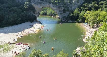 Chalet 'Jaune 4 - 5 Personnes' avec balcon et Wi-Fi