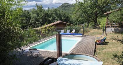 Chalet 'Vert 4 Personnes' avec balcon et Wi-Fi