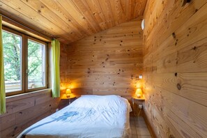 3 bedrooms, free WiFi, bed sheets - Chalet 'Blanc 8 Personnes' with Balcony and Wi-Fi (Darbres)