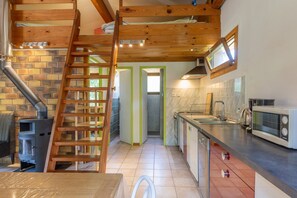 Fridge, microwave, oven, dishwasher - Chalet 'Blanc 8 Personnes' with Balcony and Wi-Fi (Darbres)