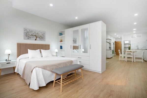 1 bedroom, iron/ironing board, free WiFi, bed sheets