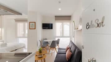 Iron/ironing board, free WiFi, bed sheets