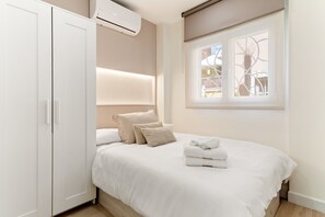 Iron/ironing board, free WiFi, bed sheets - La Cala Home - Cala Azul - Ground Floor Studio with Private Patio and Pool (La Cala de Mijas)