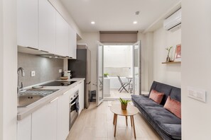 Interior - La Cala Home - Cala Azul - Ground Floor Studio with Private Patio and Pool (La Cala de Mijas)