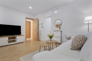 1 chambre, fer et planche à repasser, Wi-Fi gratuit, draps fournis