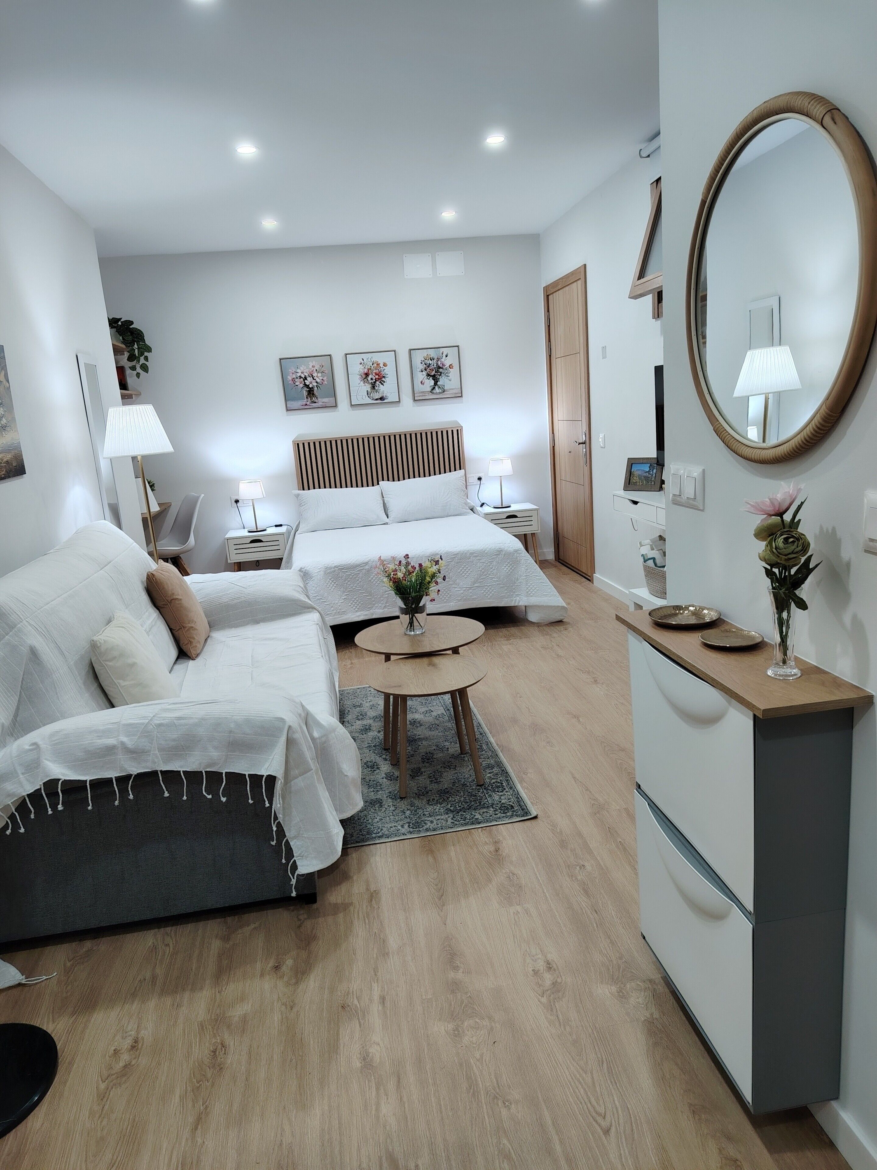 1 habitación, tabla de planchar con plancha, wifi gratis y ropa de cama 