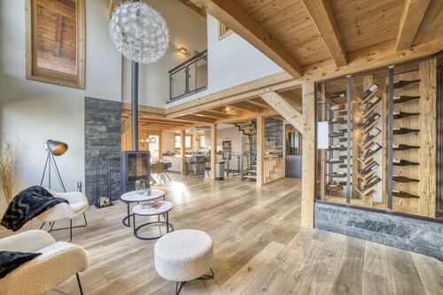 Chalet Face Au Mont-blanc: avec vue imprenable sur les montagnes, proche Megève