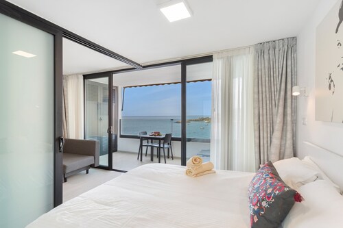 Vacances « Ocean Wave Retreat » avec vue sur mer, Wi-Fi et climatisation
