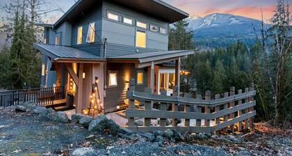 Peaceful River Guest Suite - Forests, Mountains, Hiking, River, Fishing, Explore