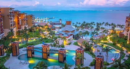 Spacious 2BR Escape at Villa del Palmar – Perfect for Families