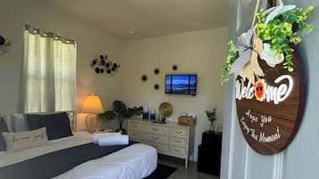In-room safe, iron/ironing board, WiFi, bed sheets