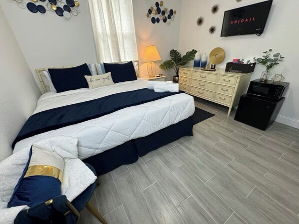 1 bedroom, in-room safe, iron/ironing board, WiFi