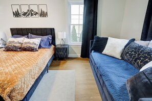 4 habitaciones, tabla de planchar con plancha, wifi y ropa de cama 
