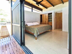 3 bedrooms, WiFi, bed sheets - New Villa above Hermosa Beach. AC, Wi-Fi, Pool ! (Provincia de Puntarenas)