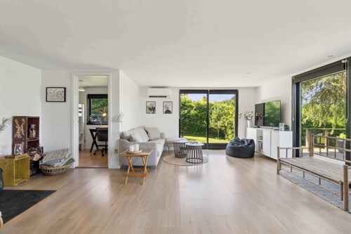 Cottage with fjord view in lovely Vellerup