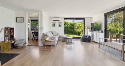 Cottage with fjord view in lovely Vellerup