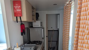 Kaffetrakter/tekoker, mikrobølgeovn, ovn og kokeplater