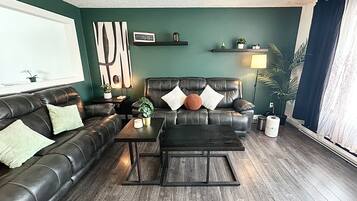 Una Smart TV, una impresora