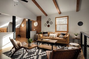 Smart-TV, Kamin, Bücher