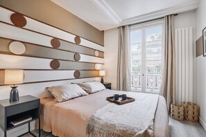 Iron/ironing board, WiFi, bed sheets