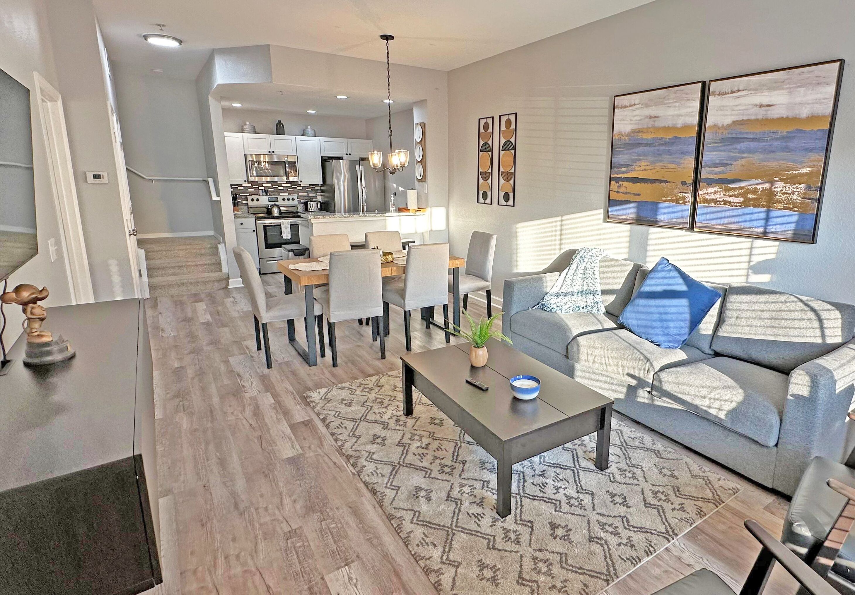 Deluxe-Villa, 3 Schlafzimmer, Gartenblick | Wohnbereich | 50-Zoll-Flachbildfernseher mit Kabelempfang, Netflix, Tischtennisplatte