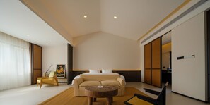 Classic Quadruple Room, Resort View | Desk, laptop workspace, free WiFi - Puman manju hotel (Huangshan)