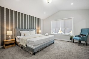 5 bedrooms, iron/ironing board, WiFi, bed sheets