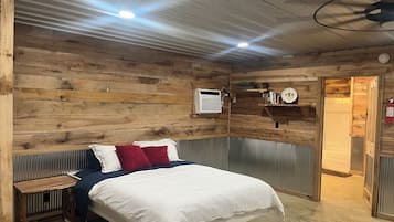 1 habitación, tabla de planchar con plancha, wifi gratis y ropa de cama