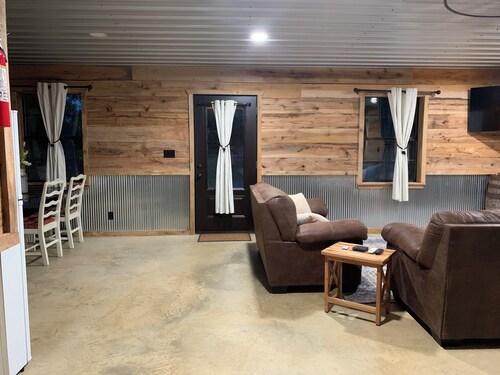 Welcome to The Outskirts! Comfy Cabin Studio perfect for that weekend getaway.