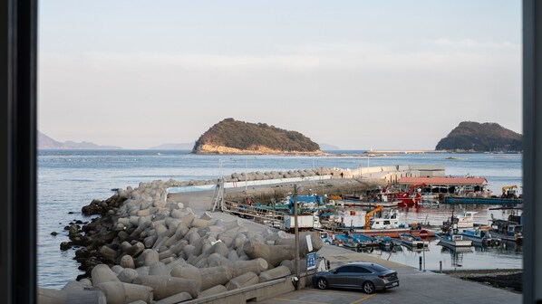 Basic Room, 1 Bedroom (Apt. 201, Building B)